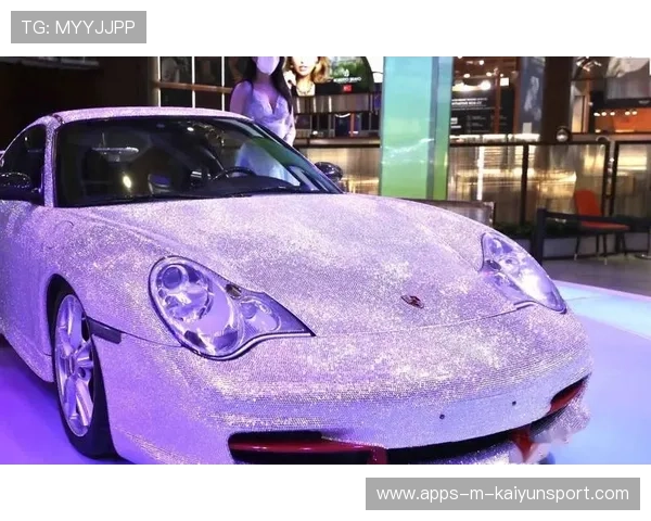 赛车连续几圈紫色最快纪录震撼观众，速度与激情的极限碰撞！