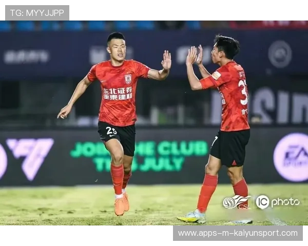 谭龙代表长春亚泰在热身赛中上演梅开二度 谭龙代表长春亚泰在热身赛中上演梅开二度